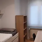 Milan 2 Apartment *