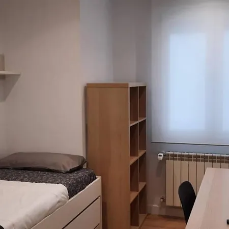 Milan 2 Apartment *